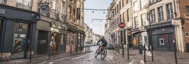 La Rue Esquermoise De Lille Rue Historique Et Magnifique Lille Rue Historique