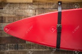 We did not find results for: Rouge Planche De Surf Accrocher Sur Le Mur De Bois Decoration De La Maison Banque D Images Et Photos Libres De Droits Image 40235866