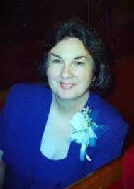 Donna Moulder's Instagram, Twitter & Facebook