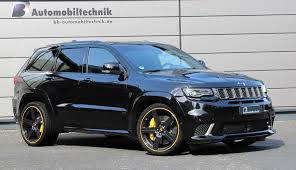 Luxuriously appointed inside and out, this suv is designed for premium comfort and style. 800 Ps 985 Nm Im B B Jeep Grand Cherokee Trackhawk