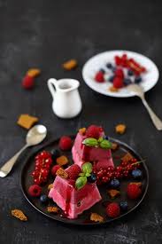 Entremets Fruits Rouges Et Speculoos Un Dejeuner De Soleil Fruits Rouges Recettes De Cuisine Speculoos