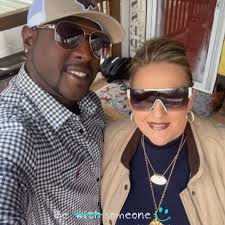 What are the must-eat places in Ponchatoula?