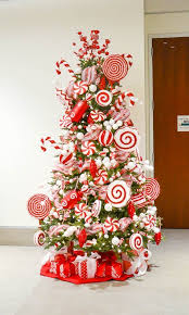 Candy Themed Christmas Tree Candy Christmas Tree White Christmas Ornaments Christmas Tree Themes