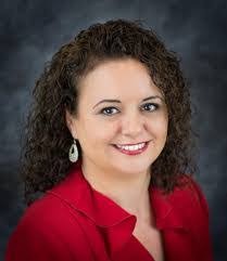 Esther Reyes's Instagram, Twitter & Facebook