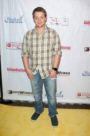 Hannah montana is actually miley cyrus, musk tweeted along with a shadowy image of a person dressed in the guy fawkes mask that has become a de facto image for the mysterious hacking group. Hannah Montana Was Machen Die Stars Heute Hannah Montana Jason Earles Synchronsprecher