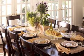 A thanksigiving centerpiece is often the focal point of the dining table, and as such, requires a great deal of thought for homeowners. Best Thanksgiving Table Decoration Ideas 2018