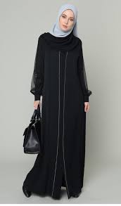 2017 2018 Sezonu Yeni Ferace Modelleri Tesettur Giyim Tarzinda Olan Feraceler Farkli Renk Ve Modelleri Ile Bu Sezon Da Vitrindeki Moda Moda Stilleri Trendler