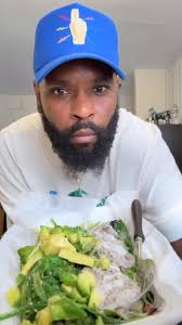 This walnut tuna salad with from @thezucchinibar with seaweed and avocado  is BUSSIN OUT THE FRAME but I'm honestly over food right now 😏 need a  major reset 🤷🏾‍♂️ I'm ready to