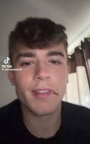 Dylan Flynn's Instagram, Twitter & Facebook