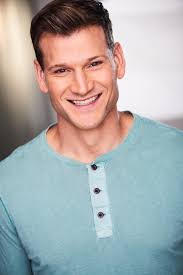 So I'm now watching Kelly's Heroes as a warm-up to WED (@ 14:50). I love KH  too, but I can't stand the terrible opening music! What a contrast to the  magnificent WED