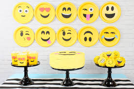 20 Crazy Emoji Birthday Party Ideas