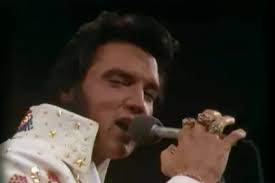 Blue Mar explora o litoral brasileiro no clipe da nova “Fallen Leaves”