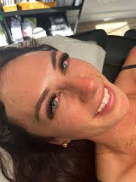 Looking for a salon that does eyelash extensions. Never had them before and  would love to try them out!