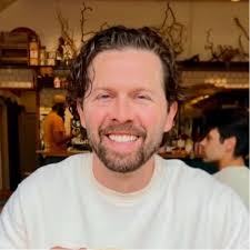 I'm thrilled to step into the heart of Silicon Valley and beyond excited to  make an impact in sound at Apple as an Acoustic Engineering Program  Manager!