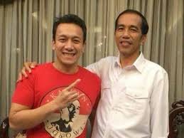 .diaz.hendropriyono, diaz hendropriyono terlihat menggerebek rumah deddy corbuzier © instagram @diaz.hendropriyono. Relawan Jokowi Pecah Pengangkatan Diaz Hendropriyono Harus Dibatalkan