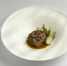 Acquista direttamente dal produttore, carne prodotta naturalmente, manze allevate esclusivamente a fieno di erba medica e cereali prodotti in azienda, lunghi tempi di maturazione e allevamento delle bovine per garantire un gusto unico e la miglior struttura. Coscia D Anatra Apicius