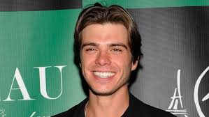 Matthew Lawrence: 'My Agency Fired Me' After I Refused to 'Take My Clothes  Off for an Award-Winning Director' : r/entertainment
