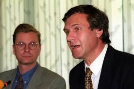 Image of DELTA AIRLINES INTRODUCES NEW CEO LEO MULLEN, 1997-08-16 (photo)