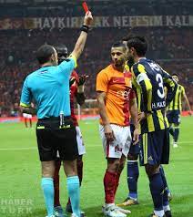 Bunlardan 4 'ünü fenerbahçe kazandı, 3 'ünü galatasaray kazandı, 1'i berabere bitti. Cuneyt Cakir In Galatasaray Fenerbahce Macindaki Tartismali Kararlari Futbol Haberleri