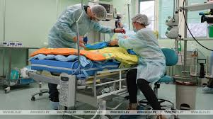 Аппараты экмо метод экмо направлен на поддержание жизни тяжело больных пациентов с проблемами сердечной или/и легочной недостаточности, которые не способно устранить другое медицинское оборудование.лечение. V Belarusi Vpervye Spasli Rebenka Ot Tyazheloj Pnevmonii Pri Pomoshi Apparata Ekmo Novosti Belarusi Belta