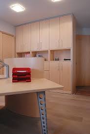 Die möglichkeiten aus glas, holz und unterschiedlichsten farben sind vielfältig genug. Buro Und Buromobel Alfred Jacobi Werkstatten Fur Mobel Und Innenausbau Aus Bochum