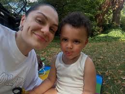 TONIGHT PERFORMING QUEEN ON The Late Late Show with James Corden alongside  other queens! Don't miss it! ✨ Thank you James Corden for giving this song  the platform to be heard by