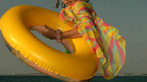 La oscura historia de las 1.500 niñas modelo que se convirtieron en mitos  eróticos