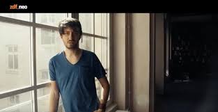 Jan böhmermann sagt preisverleihung heute abend ab. Jan Bohmermann Lasst Song Von Affen Schreiben Und Landet Auf Platz 1