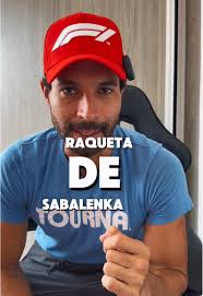 🎾 ¿Qué esconde la raqueta de Sabalenka? 💥 Sabalenka y los secretos de su  raqueta Sí, ella usa una Wilson Blade 98 V9 18x20, pero la que usa ella  realmente es una Wilson blade Pro stock. ¿Qué significa ...
