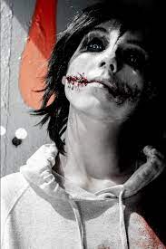 The image later appeared in a japanese youtube video nnn臨時放送, a clip identified by some as scary film project, in which names and ages of future victims are listed. Jeff The Killer Deutsches Creepypasta Wiki Fandom
