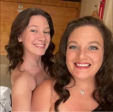 Abby Parris's Instagram, Twitter & Facebook