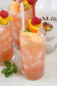 31 Refreshing Cocktail Recipes To Kick Off Summer Sharp Aspirant Cocktail Recipes Easy Easy Summer Cocktails Mixed Drinks Recipes