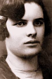 My Nanna Rocca, Auntie Enid my beautiful Mum Sheila McKenna Uncle Rafael my  Dad james wolfenden & Auntie Cynthia marrying Rafael xxx My Dad was from  Bradford Manchester, mum West Gorton x |