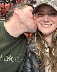 Amanda Salvato's Instagram, Twitter & Facebook