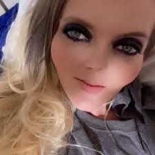 Sandra Earp's Instagram, Twitter & Facebook