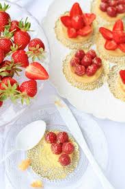 La Tarte Aux Fruits C Est De Saison Quelle Soit Aux Fraises Ou Aux Framboises Les Tartes Feront Toujours La Joie De Tarte Aux Fraises Tarte Framboise Dessert
