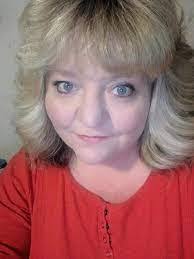 Debbie Searfoss's Instagram, Twitter & Facebook