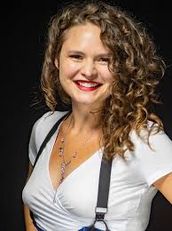 Danielle Barger's Instagram, Twitter & Facebook