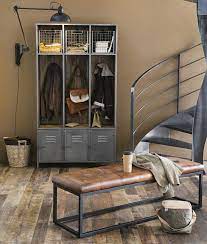 C'est pourquoi vous devez être précautionneux en utilisant un équipement recommandé qui offrez le style industriel à votre intérieur avec notre armoire vestiaire en métal gris foncé ! Meuble D Entree Industriel 16 Vestiaires En Metal Et Bois
