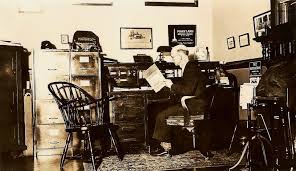 Para Kovacs Imre Is Creating Konyv Vintage Office Retro Office Insurance Agent
