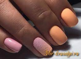 A rövid körmök is nagyon divatosak, így ha nem vagy műköröm kedvelő, akkor is lehetnek gyönyörű körmeid. Divatos Nyari Korom Design A Kormok Divatos Tavaszi Tervezese Rovid Es Hosszu Kormokon Foto Manikur Otletek Minden Izlesre