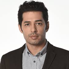Mert fırat kimdir, mert fırat, 10 ocak 1981 tarihinde ankara'da doğmuştur. Ask Ve Gurur Dizisi Kenan Kim Mert Firat Resimleri Mert Firat Kimdir Nedir Ne Degildir
