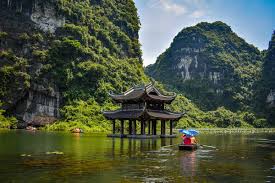 Ninh Binh: Trang An, Mua cave & Tuyet Tinh Coc day tour from Hanoi