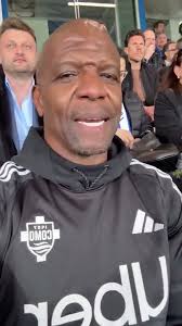 Thierry Henry est inimitable, Terry Crews le sait #football #henry #crews  #imitation