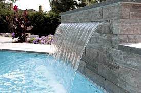 waterval die uitkomt op het zwembad tuin ideeen japanse tuin tuin