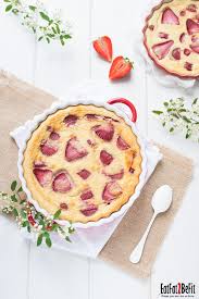 Clafoutis A La Fraise Fraises Poudre D Amande Lait D Amande Creme Liquide Huile De Coco œufs Clafoutis Aux Fraises Sans Sucre Sans Gluten Alimentation