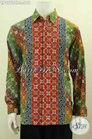 Bahkan banyak artis yang menjadi model sekaligus brand ambassador produk batik. Model Baju Batik Pria Kombinasi Cap Dan Tulis Terbaru Toko Batik Online 2021