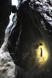 The partnach gorge is a deep gorge that has been incised by a mountain stream, the partnach, in the reintal valley near the south german tow. Madonna Holy Partnachklamm River Racing Garmisch Partenkirchen Gorge Rock Current Wall Pikist