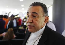 Ulloa pide transparencia y honradez a los periodistas