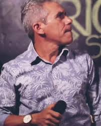 Na hora do banho 🎶 #franklopes #sofrencia #nahoradobanho #tikmusic #status